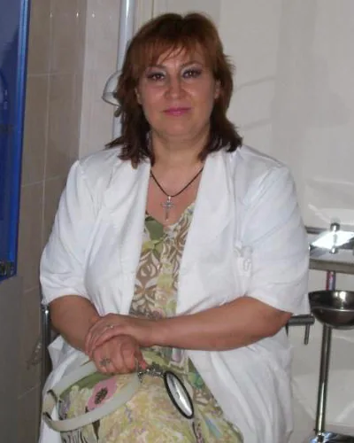 Д-р Румяна Славова, УНГ специалист в Димитровград, в кабинета си